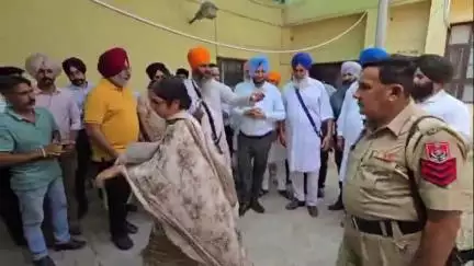ਸੁਲਤਾਨਪੁਰ ਲੋਧੀ: ਕੌਮੀ ਇਨਸਾਫ ਮੋਰਚਾ ਨੇ ਬੰਦੀ ਸਿੰਘਾਂ ਦੀ ਰਿਹਾਈ ਤੇ ਹੋਰ ਮੰਗਾਂ ਸਬੰਧੀ ਕਚਹਿਰੀ ਕੰਪਲੈਕਸ 'ਚ ਰਾਸ਼ਟਰਪਤੀ ਦੇ ਨਾਂ ਐਸਡੀਐਮ ਨੂੰ ਦਿੱਤਾ ਮੰਗ ਪੱਤਰ