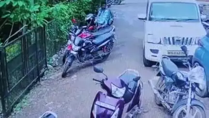 राहुरी: भरदिवसा स्टेट बॅंकेसमोरून डिक्कीतील १ लाख लंपास, चोरटे सीसीटीव्हीत कैद
