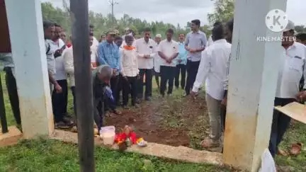 ಹುಕ್ಕೇರಿ: ಹುಕ್ಕೇರಿ ತಾಲೂಕಿನ ಬೆಳ್ಳಂಕಿ ಗ್ರಾಮದಲ್ಲಿ ಶಾಸಕರ ಅನುದಾನದಡಿಯಲ್ಲಿ ನೂತನ ನೀರಿನ ಟ್ಯಾಂಕ್ ಹಾಗೂ ಅಂಗನವಾಡಿ ಉದ್ಘಾಟನೆ