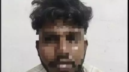 गुठनी: कोढवलिया गांव से पुलिस ने एक बदमाश को हथियार के साथ गिरफ्तार किया