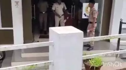 കോന്നി: മകനെ ആക്രമിച്ചത് ചോദ്യം ചെയ്തതിൽ വിരോധം, തലച്ചിറയിൽ വീട്ടമ്മയെ വെട്ടിപ്പരിക്കേൽപ്പിച്ച അയൽവാസി അറസ്റ്റിൽ
