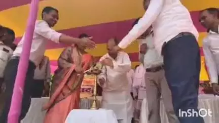 दाउदनगर: जिला नियोजनालय औरंगाबाद ने ब्लॉक मैदान में नियोजन सह व्यावसायिक मार्गदर्शन मेला का आयोजन किया, सांसद ने किया उद्घाटन
