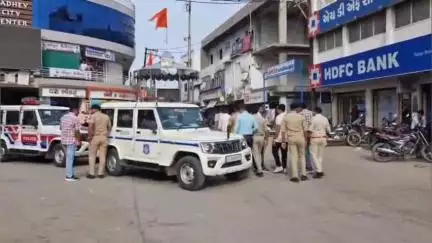 તળાજા: તળાજા પોલીસે ઉગામ્યું કાયદાનું શસ્ત્ર