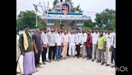 పాపన్నపేట్: మల్లంపేట గ్రామ కాంగ్రెస్ పార్టీ కమిటీ అధ్యక్షుడిగా పుట్టి రమేష్ ఏకగ్రీవ ఎన్నిక