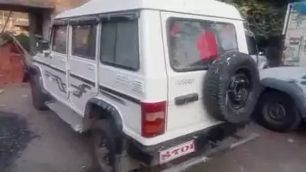 दुर्गावती: कर्णपुरा गांव के पास से शराब के मामले में जब्त बोलेरो के चेचिस नंबर के आधार पर दुर्गावती पुलिस ने शुरू की जांच