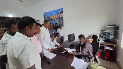 ವಿರಾಜಪೇಟೆ: ವಿರಾಜಪೇಟೆಯಲ್ಲಿ ಒಕ್ಕಲಿಗರ ಸಮುದಾಯ ಭವನಕ್ಕೆ ಜಾಗ ಕೋರಿ , ಸಮುದಾಯ ಬಾಂದವರಿಂದ ತಹಶಿಲ್ದಾರರಿಗೆ ಮನವಿ