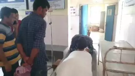 ইটাহার: পালিয়ে বিয়ে করার ১৫ দিন পর ভদ্রশিলার মির্জাতপুর গ্রামের শ্বশুর বাড়ি থেকে উদ্ধার নববধূর ঝুলন্ত দেহ, তদন্তে ইটাহারের পুলিস