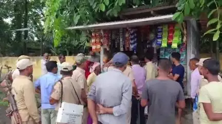 দলগাঁও ভাগ: পাব্লিক এপৰ বাতৰিৰ প্ৰভাৱ,  দলগাঁৱত অবৈধ দোকানত উচ্ছেদ প্ৰশাসনৰ #jansamasya