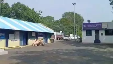 मुर्तीजापूर: सालतवाडा येथे घराच्या जागेसाठी जुन्या वादाचे पर्यवसान हाणामारीत, पिता-पुत्र जखमी; तिघा विरुद्ध गुन्हा दाखल