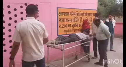 धामपुर: नहटौर क्षेत्र के गांव किशनपुर भोगन के पास नहर के रास्ते पर एक खेत के किनारे मिला एक व्यक्ति का शव
