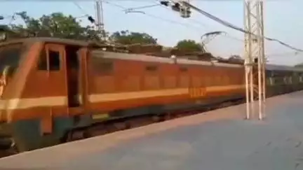 मलकापूर: मलकापूर रेल्वे स्टेशन येथे हैदराबाद ते भावनगर गाडीचा थांबा मंजूर