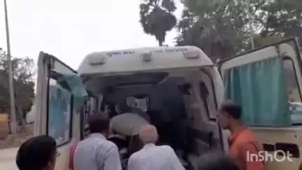 मखदुमपुर: लड़ोउआ बाईपास के पास सड़क पर चल रहे एक बुजुर्ग को टेंपो ने मारी टक्कर, गंभीर रूप से घायल