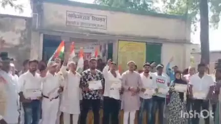 हरिहरगंज: सुल्तानी गांव में कांग्रेस पार्टी के जिला अध्यक्ष की मौजूदगी में हरिहरगंज प्रखंड कमेटी की बैठक की गई