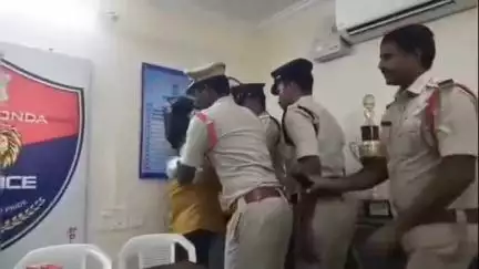 మిర్యాలగూడ: నాగార్జునసాగర్‌లో పెట్రోల్ బంకుల్లో మోసాలకు పాల్పడుతున్న అంతర్రాష్ట్ర నిందితుడు అరెస్ట్‌: DSP రాజశేఖర్ రాజు