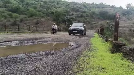 माजलगाव: मोहखेड रस्ता आणि पुल कठडा दुरुस्त करण्याची मागणी #jansamasya