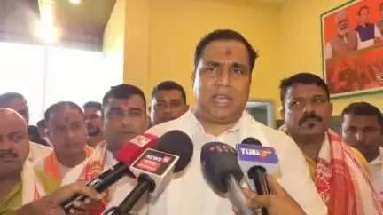 ঘগ্ৰাপাৰ ভাগ: নলবাৰী ঘগ্ৰাপাৰত মন্ত্ৰী জয়ন্ত মল্ল বৰুৱা প্ৰতিক্ৰিয়া গুৱাহাটীত কৃত্ৰিম বানপানীৰ প্ৰসংগ