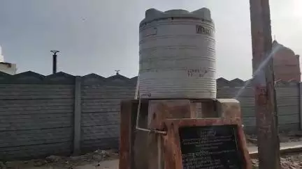 बाह: बटेश्वरनाथ मंदिर के पास जिला पंचायत की पानी की टंकी छह महीने से खराब,श्रद्धालुओं को खरीदकर पीना पड़ रहा पानी #jansamasya