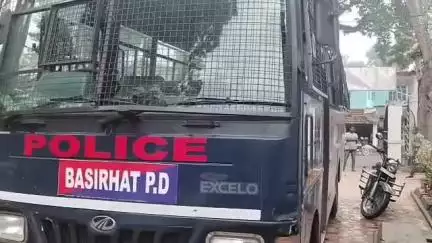 স্বরূপনগর: মল্লিকপুর এলাকা থেকে গুলি ভর্তি আগ্নেয় অস্ত্রসহ  গ্রেপ্তার দুই দুষ্কৃতি