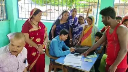 हसनगंज: रामनगरबंशी गांव में आयुष्मान कार्ड बनाने के लिए विशेष शिविर का आयोजन