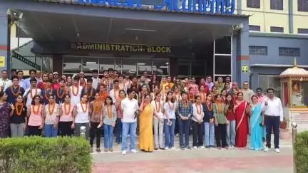 सूरजगढ़: राकेश एकेडमी ने राजस्थान बोर्ड परीक्षा परिणामों में लहराया परचम, आतिशबाजी के साथ हुआ भव्य सम्मान समारोह