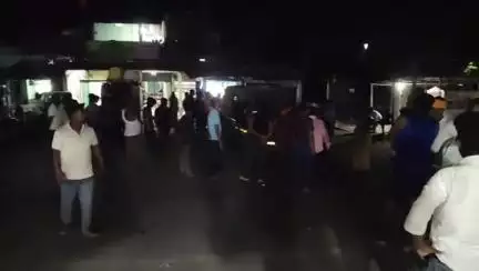 डोमचांच: सड़क दुर्घटना में महिला की मौत के बाद पुलिस के आश्वासन पर हटा जाम, गुरुवार सुबह हुई अंतिम विदाई