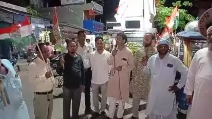 ইসলামপুর: ইসলামপুর চৌরঙ্গি মোড়ে ঈশ্বরচন্দ্র বিদ্যাসাগরের পাদদেশে অবস্থান বিক্ষোভ কংগ্রেসের
