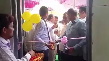ಕೊಟ್ಟೂರು: ಪಟ್ಟಣದಲ್ಲಿ ಇಂದಿರಾ ಕ್ಯಾಂಟೀನ್ ಉದ್ಘಾಟನೆಗೊಳಿಸಿದ, ಸಂಸದ ತುಕಾರಾಂ ಹಾಗೂ ಶಾಸಕ ಕೆ. ನೇಮಿರಾಜ್ ನಾಯ್ಕ್