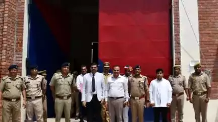 सैफई: महोला स्थित केंद्रीय कारागार का जिलाधिकारी और अपर पुलिस अधीक्षक ने किया निरीक्षण