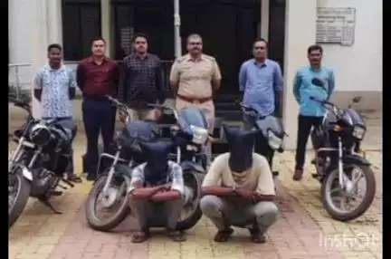 राजूरा: राजुरा शहरातील दुचाकी मोटार सायकल चोरी करणारे दोन आरोपीस अटक ; पोलीस स्टेशन राजुरा ची कारवाई