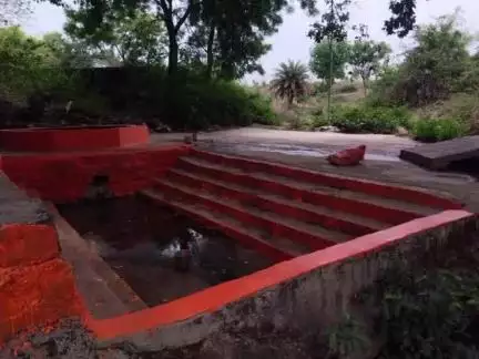 टोंकखुर्द: जल गंगा संवर्धन अभियान के तहत टोंकखुर्द पंचायत के सलाम खेड़ी में कुंडी की सफाई और जीर्णोद्धार