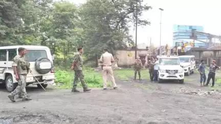 खलारी: कांटा घर बंद होने की सूचना पर खलारी पुलिस पहुंची, कांटा घर खुलवाया
