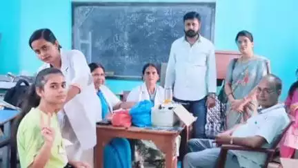 पंचदेवरी: कन्या उच्च विद्यालय में एचपीवी टीकाकरण का शुभारंभ, 9 से 14 वर्ष की बच्चियों को लगा टीका
