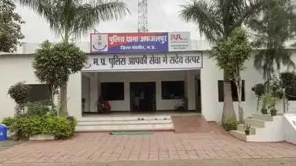 दलौदा: मंदसौर: दो थाना पुलिस ने अवैध शराब तस्करों को पकड़ा, शराब ज़ब्त