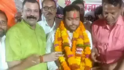 उदयपुरा: गोरखपुर में राज्य मंत्री नरेंद्र शिवाजी पटेल के पुत्र का स्वागत, अभिज्ञान पटेल ने जताया आभार