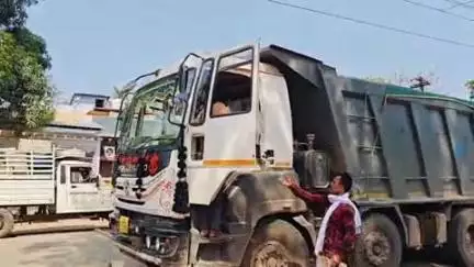 दुर्गुकोंदल: दुर्गकोंदल में बारिश के चलते हाहल्दी माइन्स के परिवहन में हुई धीमी गति, ट्रकों के पहिये थम गए