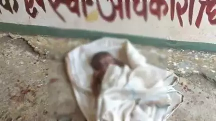 चौरई: सिहोरामाल के यात्री प्रतीक्षालय में मिला नवजात शिशु, अस्पताल में उपचार के दौरान हुई मौत