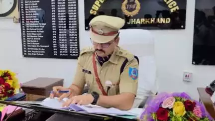 पेटरवार: बोकारो के नए SP हरविंदर सिंह ने पेटरवार थाना का औचक निरीक्षण किया, कई मामलों की समीक्षा कर दिशानिर्देश दिए