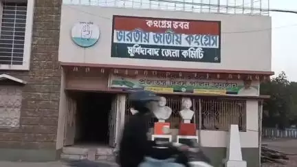 বেলডাঙা ২: কংগ্রেসের নিজস্ব কোন কর্মসূচি নেই,টিভিতে প্রচারের আলোতে আশাই হলো কাজ,নাম না করে অধীর চৌধুরীকে কটাক্ষে রেজিনগরের বিধায়ক