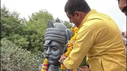 देपालपुर: देपालपुर में बीजेपी ने मनाई महाराणा प्रताप जयंती, जिलाध्यक्ष श्रवण सिंह चावड़ा ने प्रतिमा पर किया माल्यार्पण