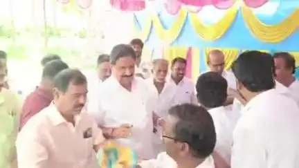 ஊத்தங்கரை: சென்னப்பநாயக்கனூரில் தவெக நிர்வாகிகள் 29 பேர், மாவட்ட செயலாளர் மதியழகன் முன்னிலையில் திமுகவில் இணைந்தனர்
