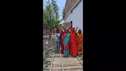 सुपौल: ग्राम पंचायत बस बिट्टी के वार्ड नंबर 9 में चचरी पुल से दुर्घटना की आशंका, ग्रामीणों ने की पुल बनाने की मांग #jansamasya