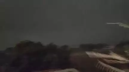 Tej barish aur Aandhi ke Karan hua Bhari nuksan district Firozabad village rupvas