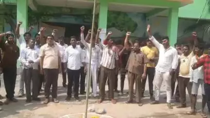1 मई 2025 को अंतरराष्ट्रीय मजदूर दिवस, नगर परिषद डेहरी - डालमियानगर में CPIML Liberation, Bihar नेता कॉमरेड अशोक सिंह का संबोधन 
#dehri #rohtas