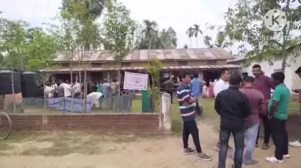খুমটাই: খুমটাইত  ভোটাৰ তালিকাত বিসংগতিৰ গুৰুত্বৰ অভিযোগ, ভোটাৰ তালিকাৰ পৰা নাম কৰ্তন অৰ্ধ শতাধিক লোকৰ