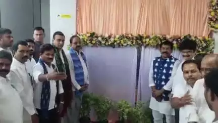 పోచంపల్లి: పోచంపల్లిలో పోచంపల్లి అర్బన్ బ్యాంక్ ప్రధాన కార్యాలయ భవనంను ప్రారంభించిన మంత్రి తుమ్మల నాగేశ్వరావు