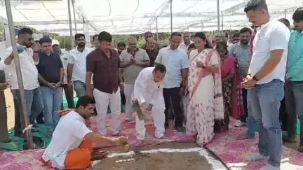 સંખેડા: અર્જુનનાથ મહાદેવ મંદિરની સરક્ષણ દિવાલનું ખાતમુહૂર્ત ધારાસભ્ય અને જિલ્લા પંચાયતના પ્રમુખના હસ્તે કરવામાં આવ્યું