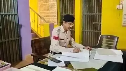 छुईखदान में युवक को अवैध शराब के साथ किया गया गिरफ्तार, मोटरसाइकिल की गई ज़ब्त
