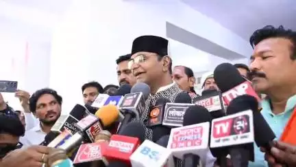 प्रभारी मंत्री विश्वास कैलाश सारंग का बड़ा बयान
मध्य प्रदेश के सहकारिता एवं खेल युवा कल्याण मंत्री तथा खरगोन जिले के प्रभारी मंत्री श्री विश्वास कैलाश सारंग 2 में को खरगोन पहुंचे मंत्री जी विश्वास कैलाश सारंग साहब ने पत्रकारों को दिए बाइट म