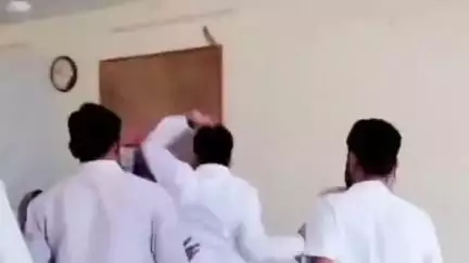 खींवसर: नागौर के खींवसर में पंचायत समिति की बैठक के दौरान आरएलपी के उप प्रधान की हुई पिटाई