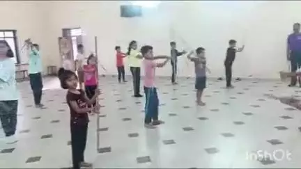 उमरगा: शहरातील जिल्हा परिषद प्राथमिक शाळेत विद्यार्थांना शिवकालीन यूध्द कलेचे प्रशिक्षण शिबीर संपन्न